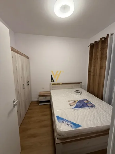 Tirane, jepet me qera apartament 1+1+Ballkon Kati 3, 55 m² 500 € (ALI DEMI)