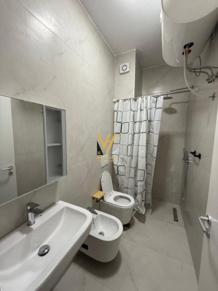 Tirane, jepet me qera apartament 1+1+Ballkon Kati 3, 55 m² 500 € (ALI DEMI)