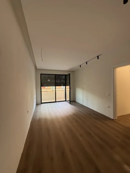 Tirane, shitet apartament , 118 m² 330.000 € (Liqeni i thate)