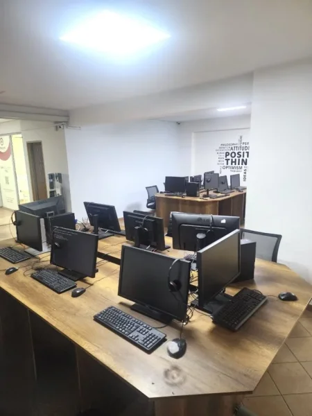 jepet me qera ambjent biznesi , 120 m² 800 € (Ish parku)