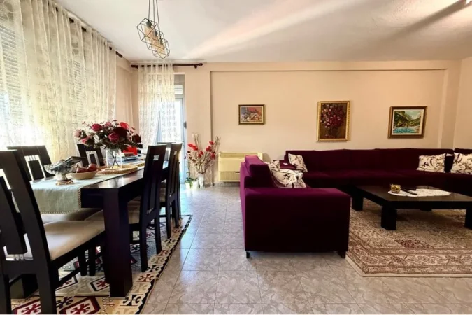 Apartament ne shitje, 2+1 totalisht i mobiluar tek Ali Demi! (165'000 Euro)