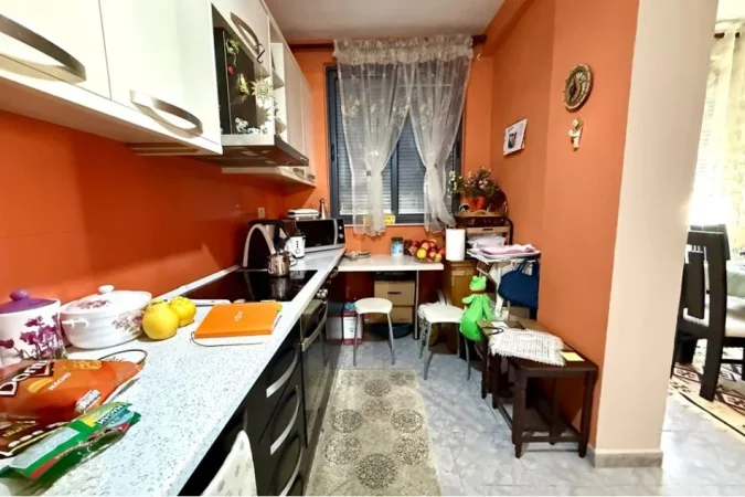 Apartament ne shitje, 2+1 totalisht i mobiluar tek Ali Demi! (165'000 Euro)