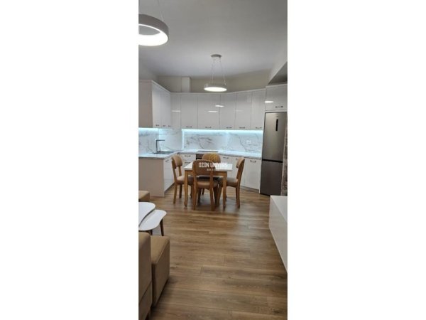 Tirane, jepet me qera apartament 1+1+Ballkon Kati 6, 68 m² 550 € (River Residence, Astir)