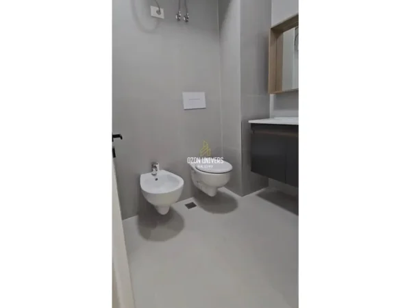 Tirane, jepet me qera apartament 1+1+Ballkon Kati 6, 68 m² 550 € (River Residence, Astir)