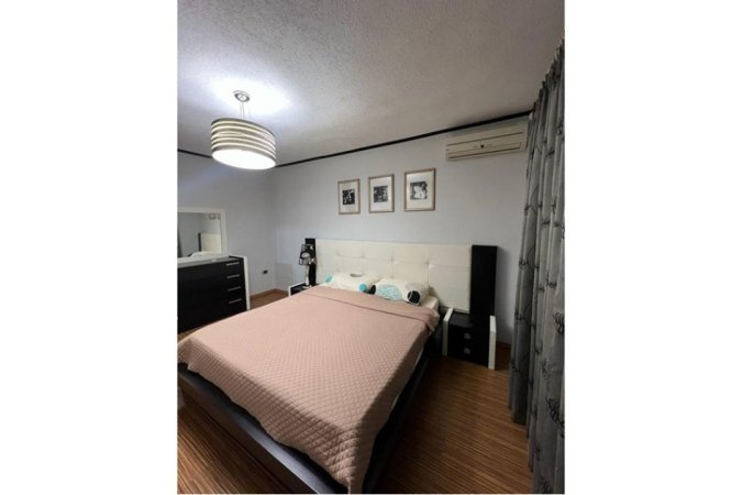 Tirane, jepet me qera apartament 1+1 , 65 m² 750 € (750)