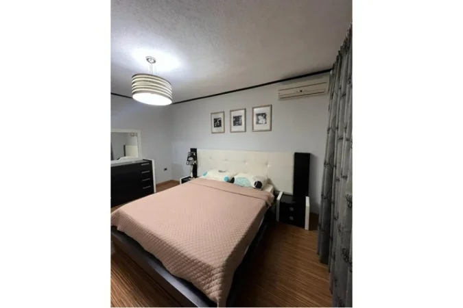 Tirane, jepet me qera apartament 1+1 , 65 m² 750 € (750)