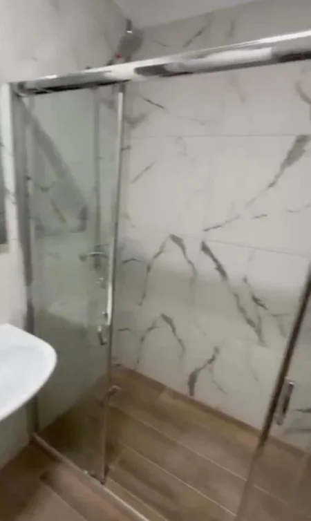 Tirane, jepet me qera apartament 2+1 Kati 8, 95 m² 600 € (Univers City)