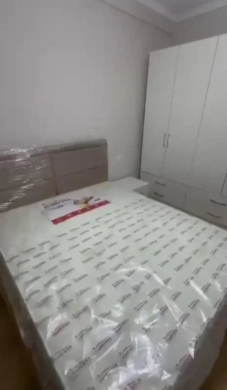 Tirane, jepet me qera apartament 2+1 Kati 8, 95 m² 600 € (Univers City)