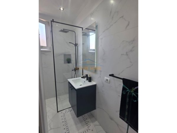 Tirane, shitet apartament 1+1+Ballkon Kati 6, 77 m² 189.000 € (21 Dhjetori , Tiranë.)