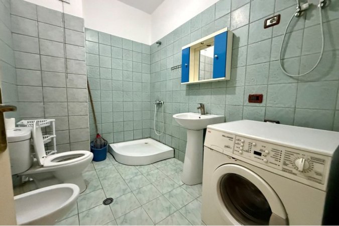 Apartament ne shitje, 2+1 totalisht i mobiluar tek KMY, Yzberisht! (128'000 Euro)