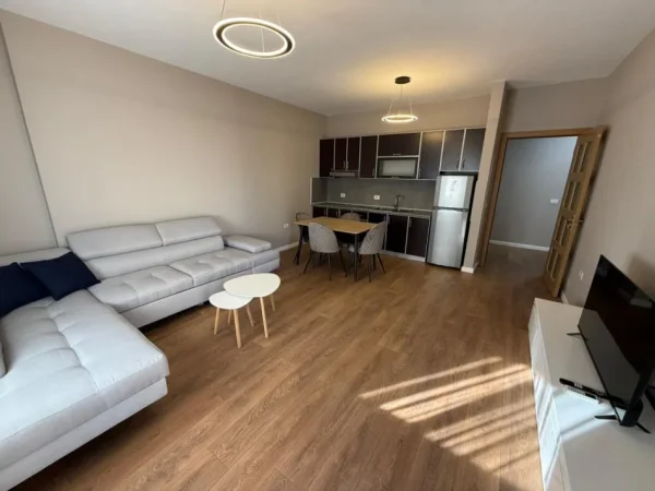 Tirane, shitet apartament 1+1 Kati 4, 68 m² 110.000 € (Rruga Llazi Miho)