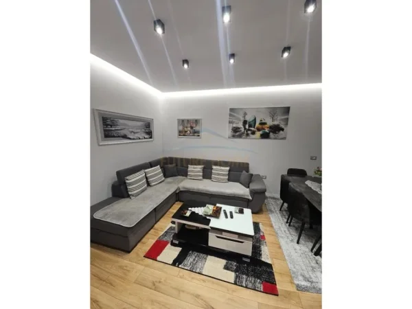 Tirane, shitet apartament 2+1 Kati 2, 85 m² 210.000 € (Stacioni Trenit, Durres)