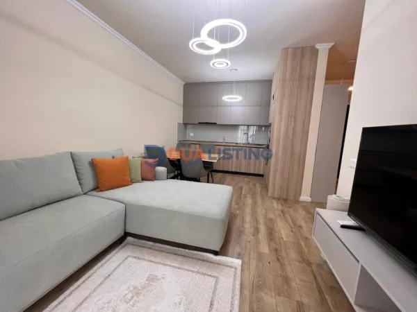 Tirane, jepet me qera apartament 1+1 Kati 2, 60 m² 1.000 € (Liqeni i Thate)