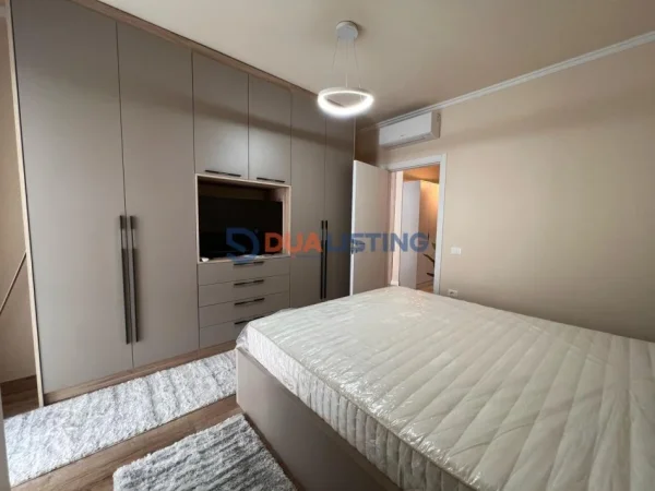 Tirane, jepet me qera apartament 1+1 Kati 2, 60 m² 1.000 € (Liqeni i Thate)