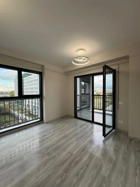 Tirane, jepet me qera apartament 1+1 Kati 4, 77 m² 600 € (bulevardi i ri)