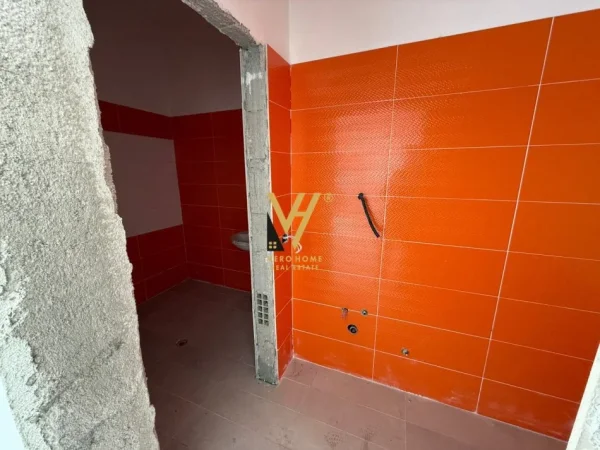 Tirane, shitet ambjent biznesi Kati 0, 79 m² 149.000 € (LIQENI I THATE)