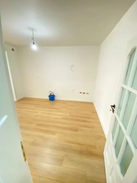 Shitet Apartament 1+1 tek Liqeni Afer Rrugës së Kosovareve ne Tirane Mundesi Blerje me Kredi,  138.000 €URO