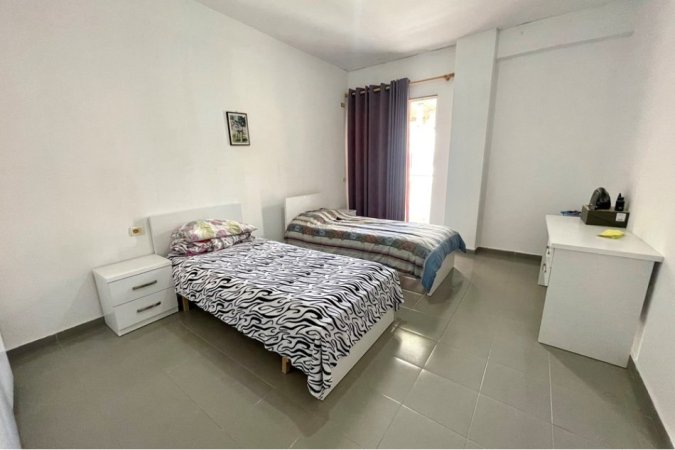 Apartament ne shitje, 2+1 totalisht i mobiluar tek KMY, Yzberisht! (163'000 Euro)