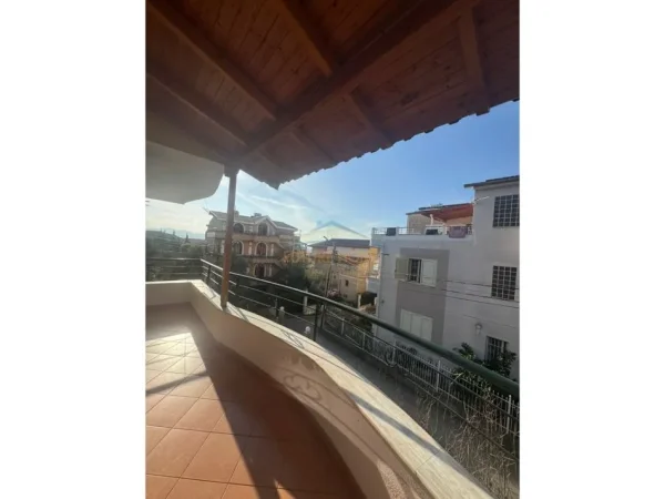 Tirane, jepet me qera apartament 2+1+Ballkon Kati 2, 113 m² 500 € (Kodra e Priftit, Tiranë)