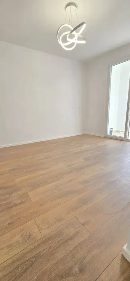 Tirane, shitet apartament 1+1 Kati 4, 59 m² 140.000 € (21 dhjetori)