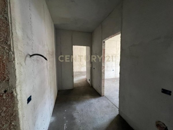 Tirane, shitet apartament 2+1+Ballkon Kati 5, 99 m² 125.000 € 