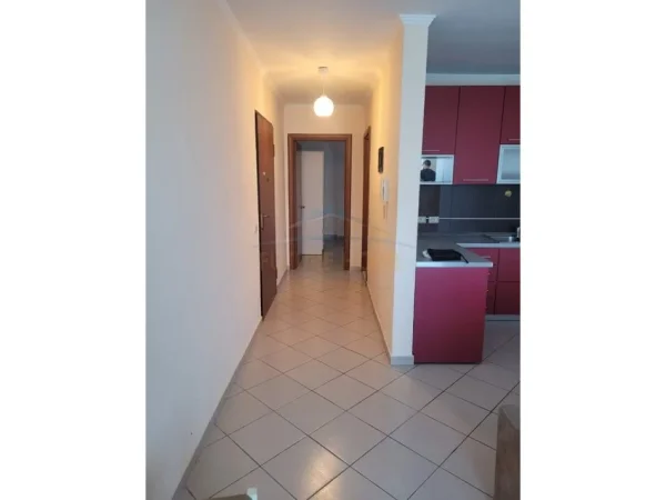 Tirane, shitet apartament 1+1+Ballkon Kati 2, 70 m² 167.000 € (Komuna e Parisit)