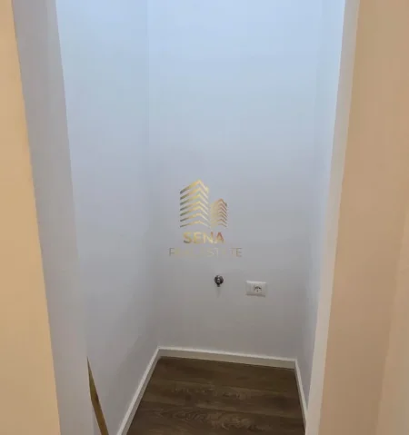 Tirane, shitet apartament 1+1 Kati 4, 59 m² 140.000 € (21 Dhjetori,Rruga Kongresi Lushnjes)