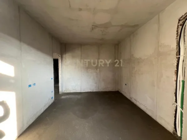 Tirane, shitet apartament 1+1+Ballkon Kati 4, 60 m² 75.000 € 