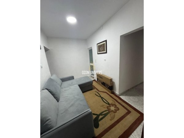 Tirane, jepet me qera apartament 1+1+Ballkon Kati 1, 45 m² 450 € (Ish Stacioni i Fundit i Tiranës së Re)
