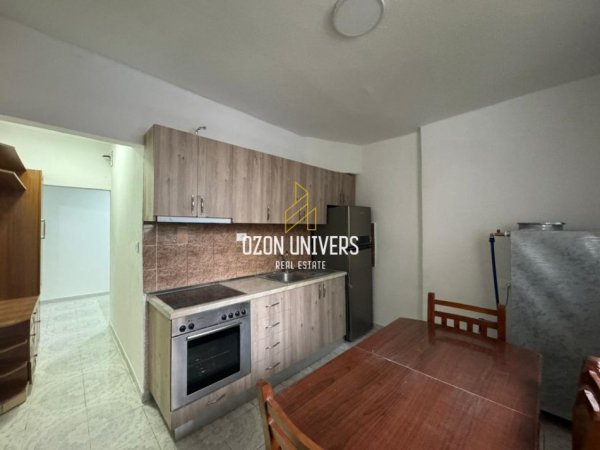 Tirane, jepet me qera apartament 1+1+Ballkon Kati 1, 45 m² 450 € (Ish Stacioni i Fundit i Tiranës së Re)