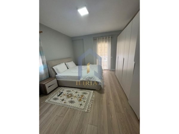 Tirane, jap me qera apartament 2+1+Ballkon Kati 4, 100 m² 450 € (Fresk Rruga Haxhi Deliu)