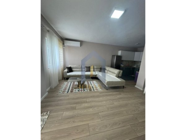 Tirane, jap me qera apartament 2+1+Ballkon Kati 4, 100 m² 450 € (Fresk Rruga Haxhi Deliu)