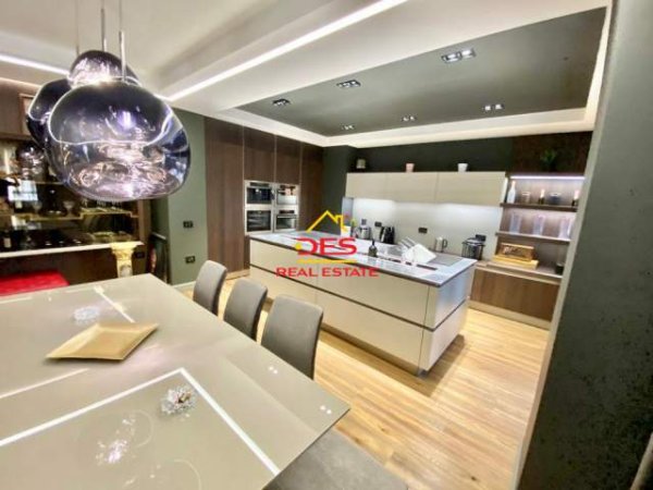 Tirane, jepet me qera apartament 3+1+BLK Kati 6, 250 m² 2.500 Euro (kristal center)