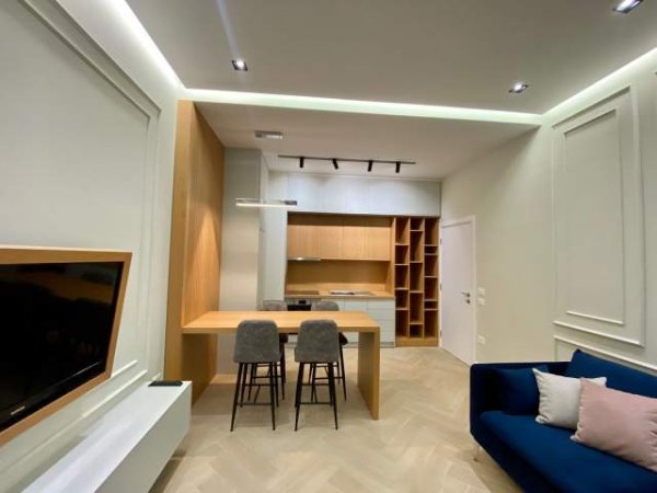 Tirane, jepet me qera apartament 65 m² 700 Euro (21 DHJETORI)