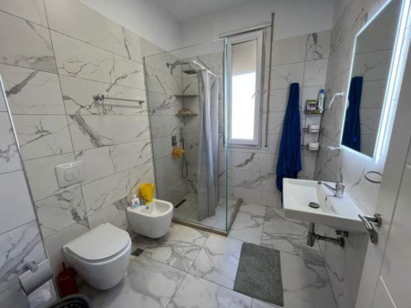 Tirane, jepet me qera apartament 2+1+BLK Kati 11, 95 m² 550 Euro (’Fusha e Aviacionit")