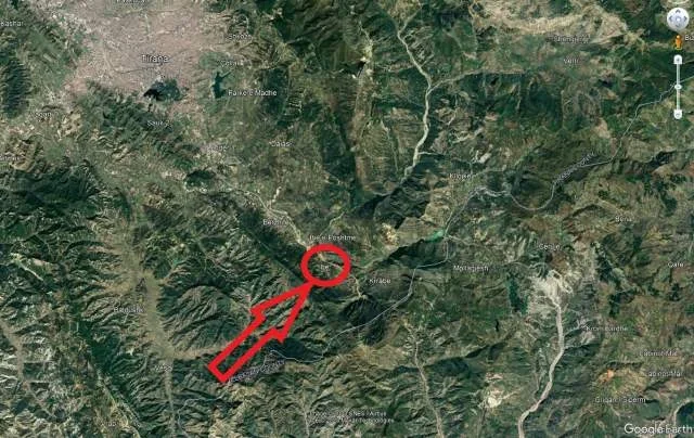 Tirane, Shitet Truall 62 m² + Ndertese 62 m², Cmimi Fillestar 1,052.579 Leke