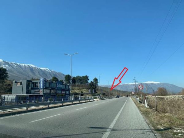 Gjirokaster, Shitet Truall 11.000 m², Cmimi Fillestar 26.971.560 Leke