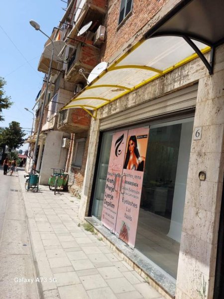 Tirane, jepet me qera dyqan Kati 0, 30 m² 300 Euro (Rruga Muhamet Gjollesha)