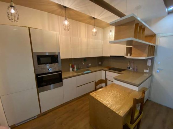 Tirane, jepet me qera apartament 1+1+BLK Kati 3, 69 m² 750 Euro (Ring Center)