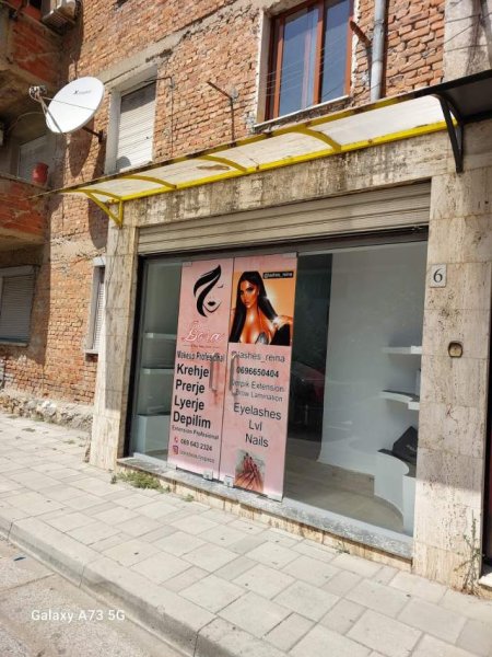 Tirane, jepet me qera dyqan Kati 0, 30 m² 300 Euro (Rruga Muhamet Gjollesha)
