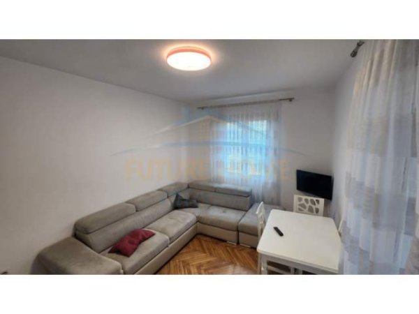 Tirane, shes apartament 1+1+BLK Kati 3, 46 m² 98.000 Euro (Barrikada)