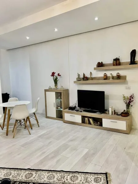 Tirane, shes apartament 2+1 105 m² 139.000 Euro (Liqeni i Thate, prane Restorant “Kapiten Mir Zoti”)