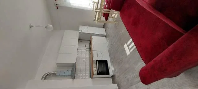Tirane, jepet me qera garsonier Kati 4, 36 m² 35.000 Leke (Selaudin Zorba)