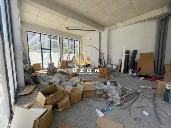 Tirane, shitet ambjent biznesi Kati 0, 177 m² 3.000 Euro/m2 (RRUGA E DIBRES)