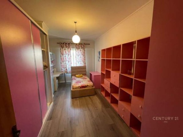 Tirane, jepet me qera apartament 2+1+BLK Kati 5, 116 m² 750 Euro (rruga  e Barrikadave)
