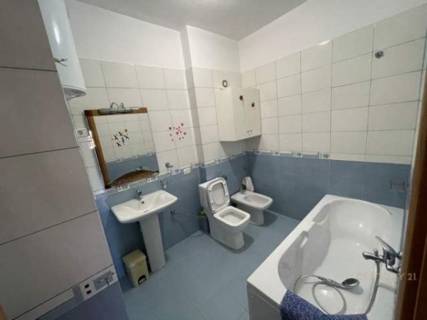 Tirane, jepet me qera apartament 2+1+BLK Kati 5, 116 m² 750 Euro (rruga  e Barrikadave)