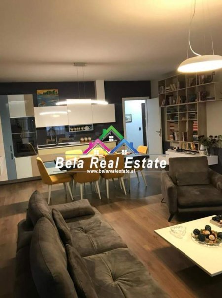 Tirane, jepet me qera apartament 2+1 Kati 4, 117 m² 750 Euro (xhamia e tabakeve)