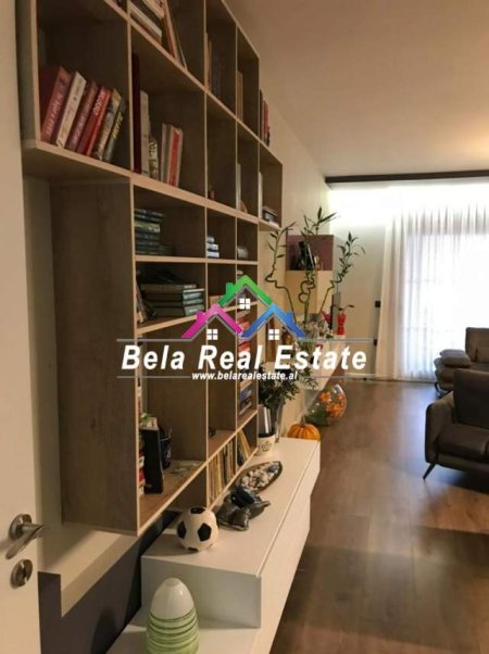 Tirane, jepet me qera apartament 2+1 Kati 4, 117 m² 750 Euro (xhamia e tabakeve)