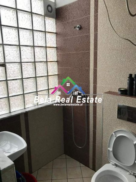 Tirane, jepet me qera apartament 2+1 Kati 4, 117 m² 750 Euro (xhamia e tabakeve)