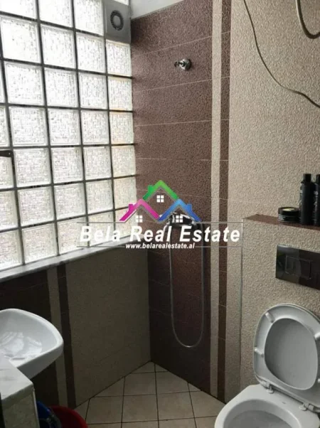 Tirane, jepet me qera apartament 2+1 Kati 4, 117 m² 750 Euro (xhamia e tabakeve)